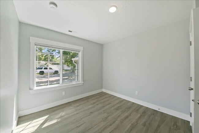 Building Photo - 1605 S Colorado Ave