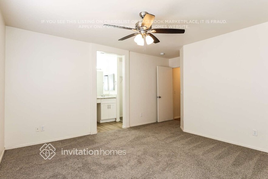 Building Photo - 12014 W Holly St