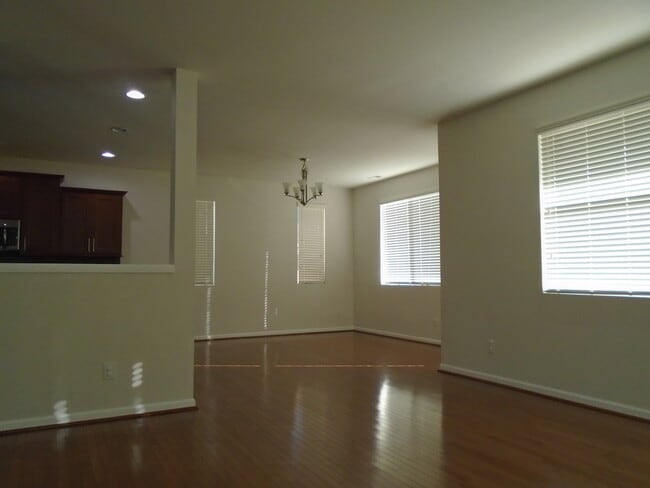 Building Photo - 3 Bedroom Bothell, Sommerwood Home