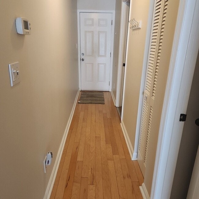 Building Photo - Villas on the Green