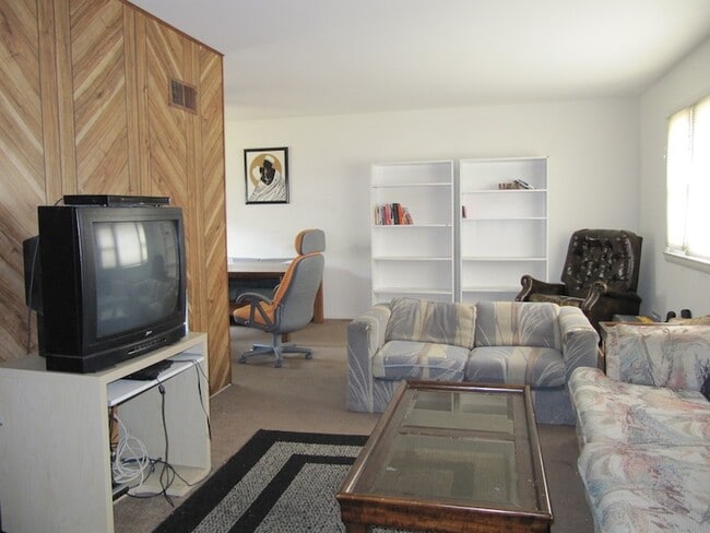 Building Photo - 8700 35th Ave