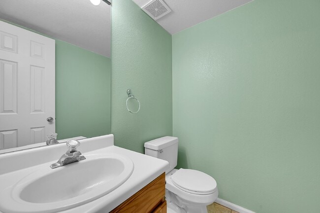 Building Photo - $2,995.00, stunning 4-bedroom, 3.5-bathroo...