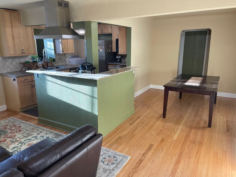 Building Photo - 1991 Glen Garry Dr