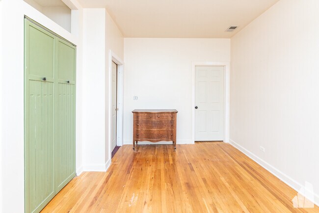 Building Photo - 3945 N Christiana Ave