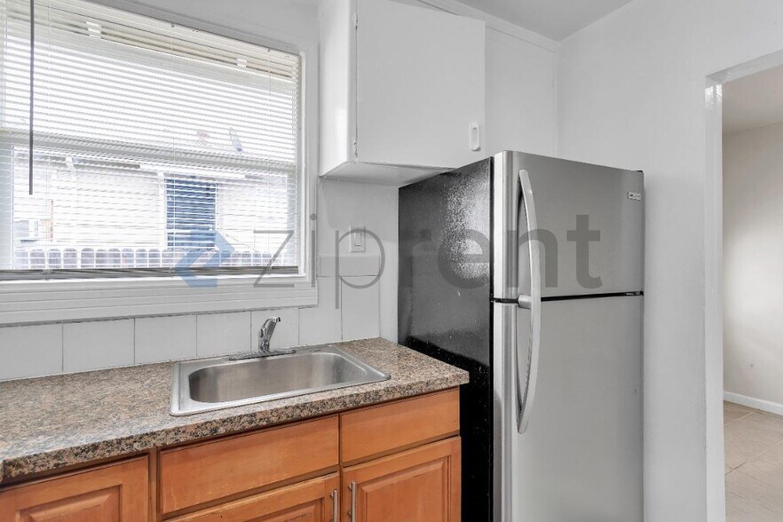 Building Photo - 2012 Cavallo Rd