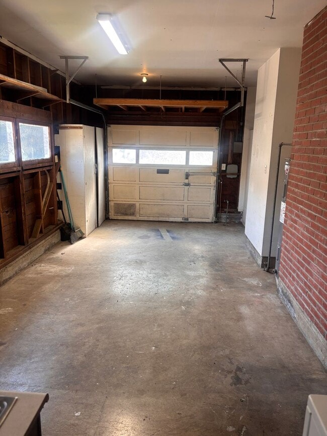 Building Photo - 9851 SE 43rd Ave