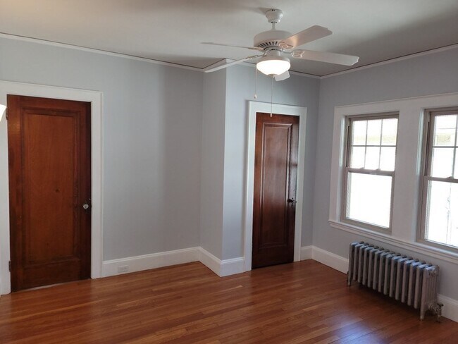 Building Photo - 133 Fairview Ave