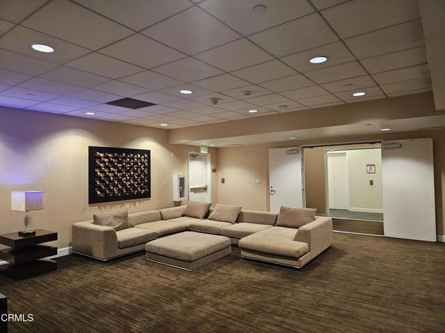 Building Photo - 3223 W 6th St