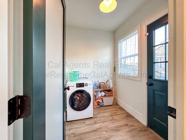 Building Photo - 201 Ashbury Ave