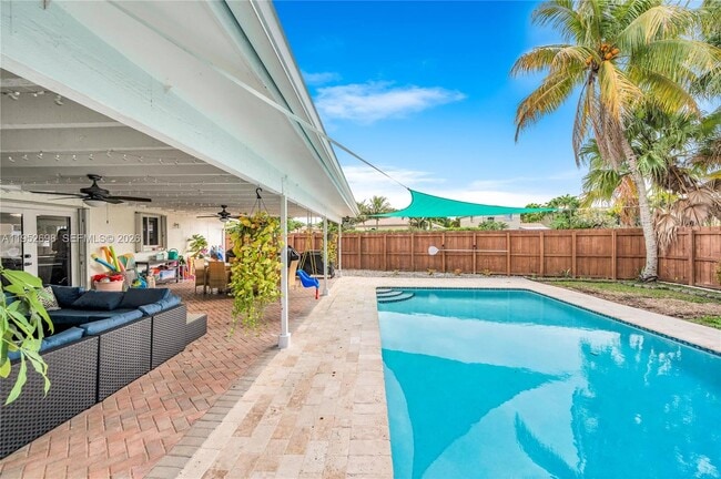 Building Photo - 15930 SW 90th Ave