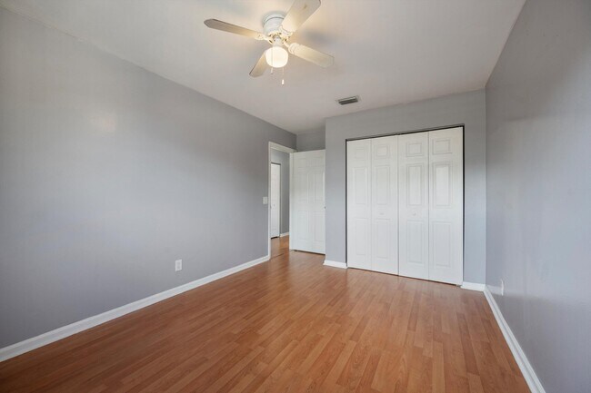 Building Photo - 3578 Chesapeake Cir