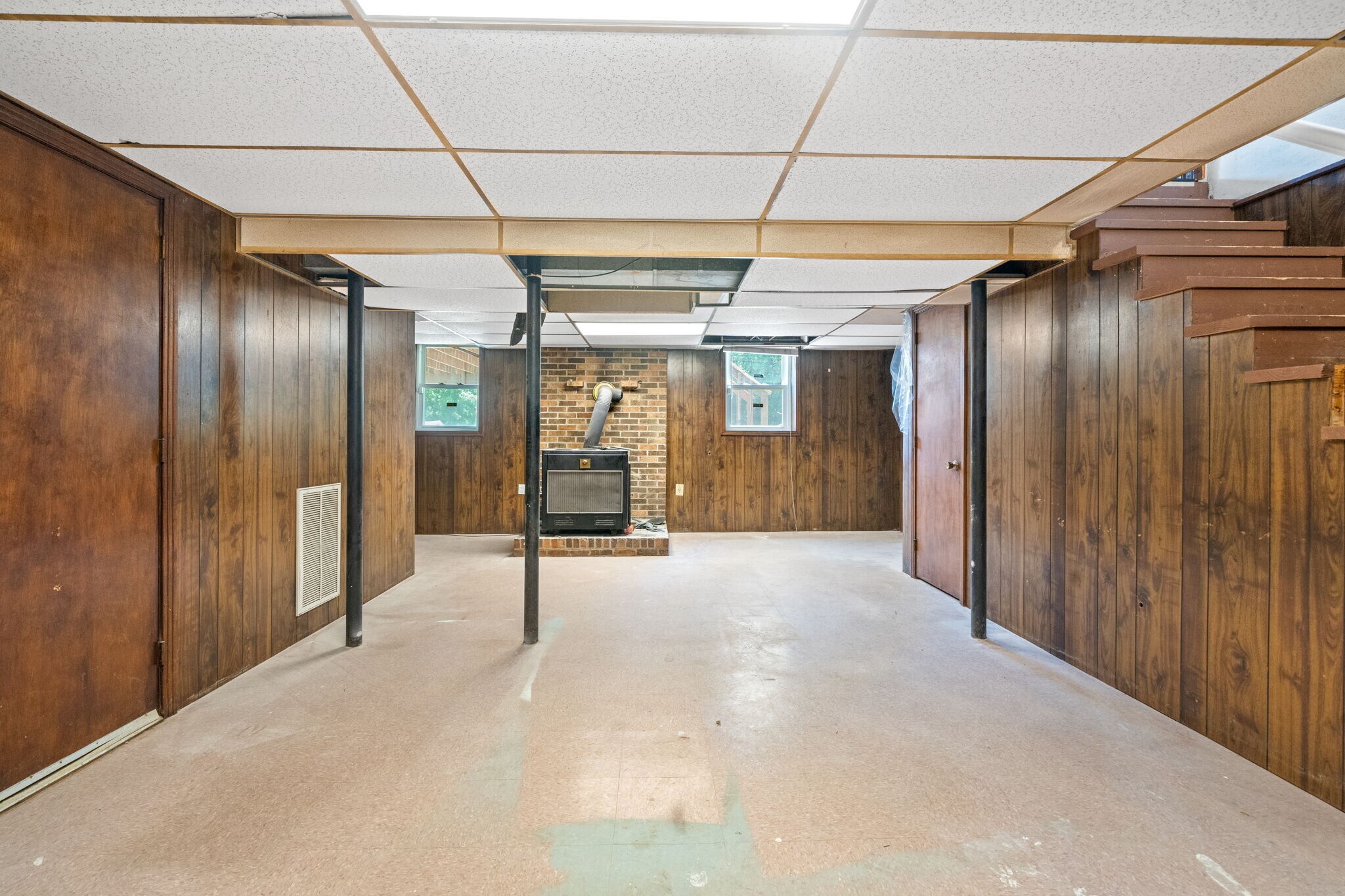Building Photo - 208 Aster Dr