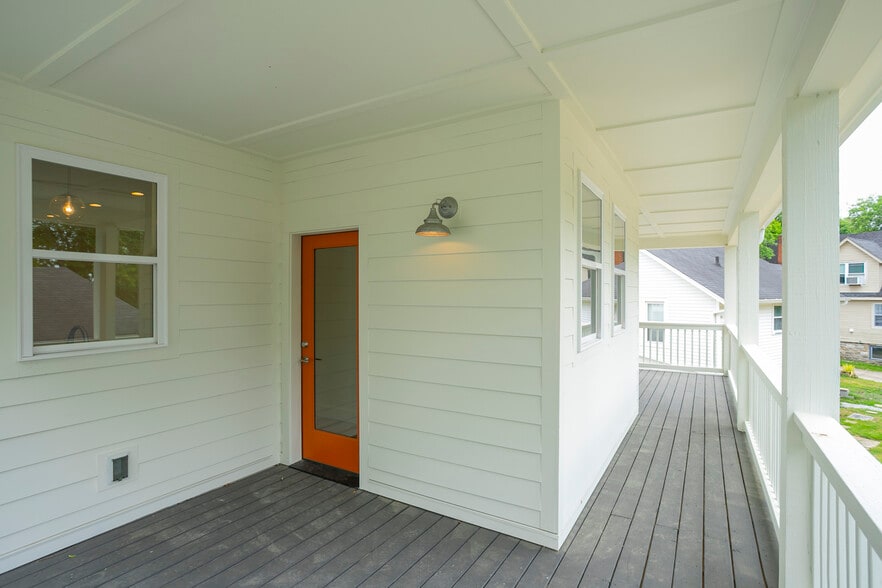 Building Photo - 230 Lanier Dr