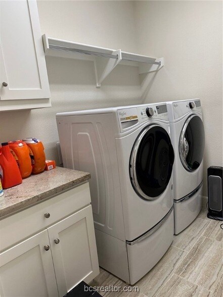 Building Photo - 15605 Long Creek Ln