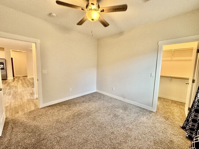 Building Photo - 860 S Flagstone Wy