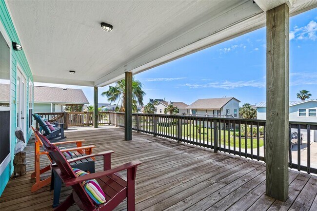 Building Photo - 3923 Reeves Dr