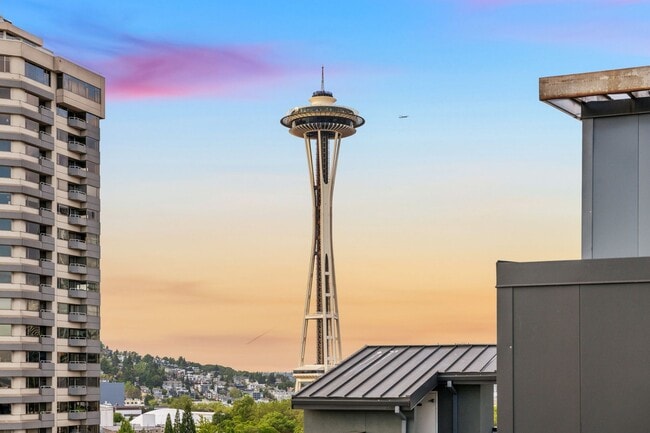 Building Photo - Beautiful Studio in Belltown