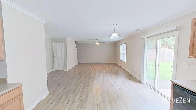 Building Photo - 4435 Stonewall Dr