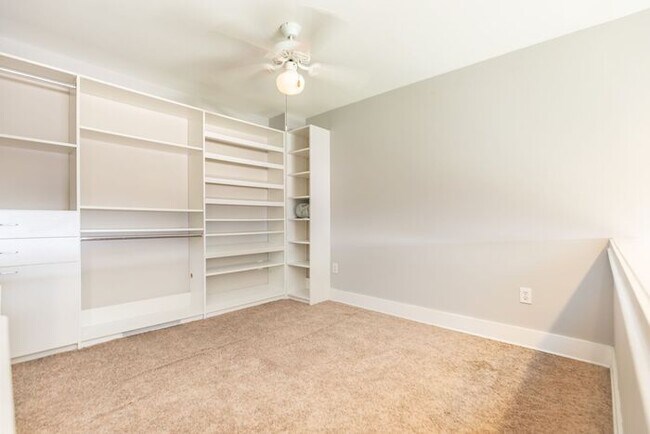 Building Photo - 115 E Park Avenue UNIT 419