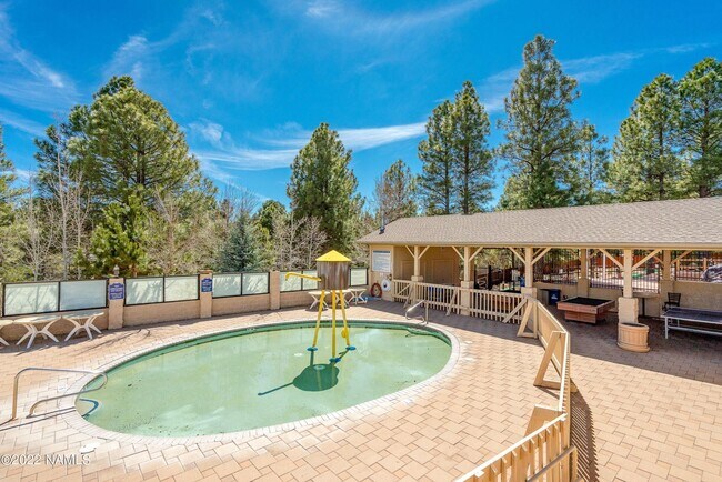 Building Photo - 2605 N Pinon Ridge Dr