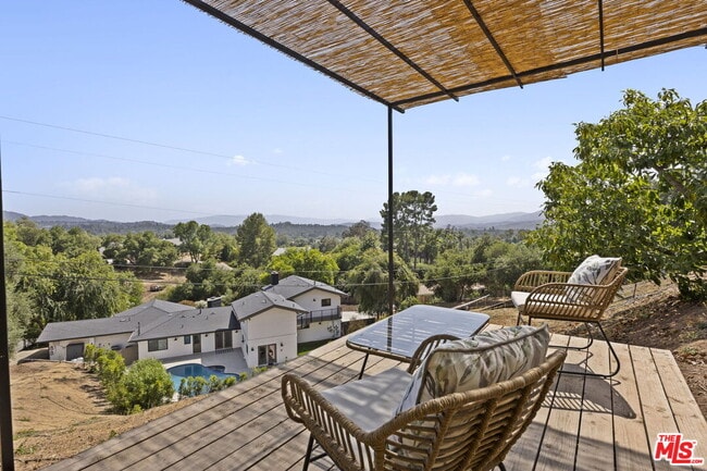 Building Photo - 1131 Rancho Dr