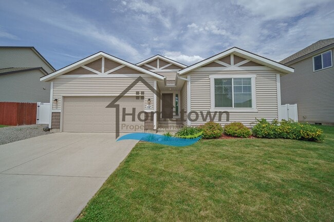 Primary Photo - 3 Bedroom 2 Bathroom Home with Attached 2 ...