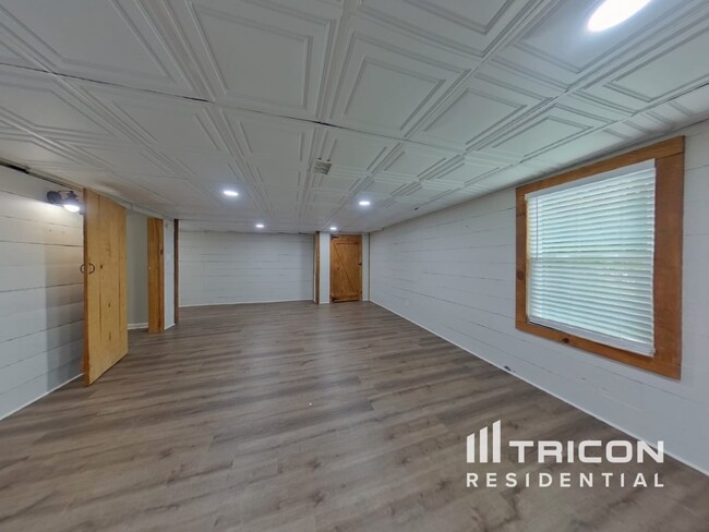 Building Photo - 325 Cypress Ln