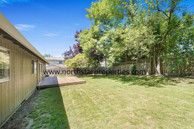 Building Photo - Quaint Lake Oswego Ranch