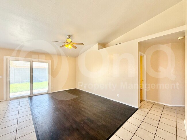 Building Photo - 2321 E Remington Pl