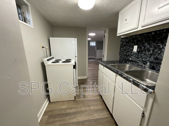 Building Photo - 58 E Stevens St