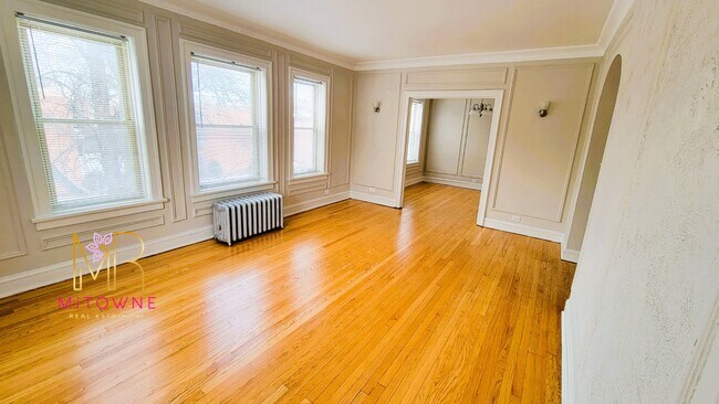 Building Photo - 1600 W Estes Ave
