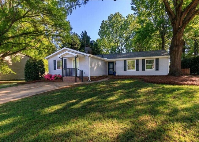 Building Photo - 7417 Shadowlake Dr