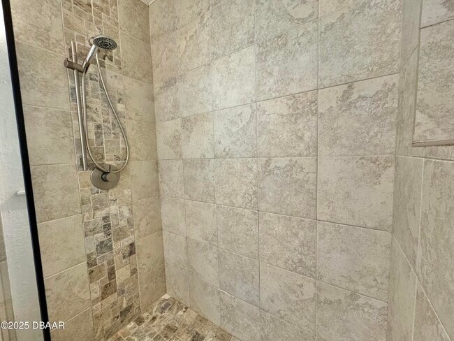 Building Photo - 126 Ormwood Dr