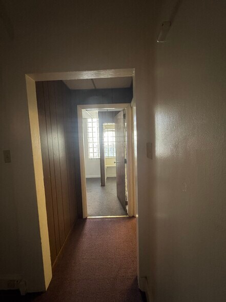 Hallway leading to the second Bedroom - 151 N Hanover St