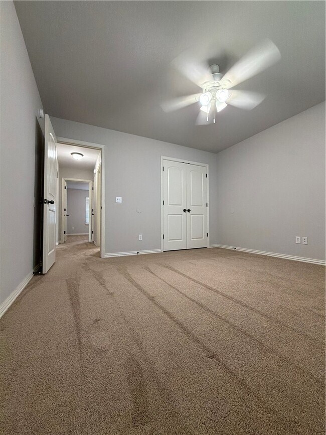 Building Photo - 2330 N Stonecrest Dr