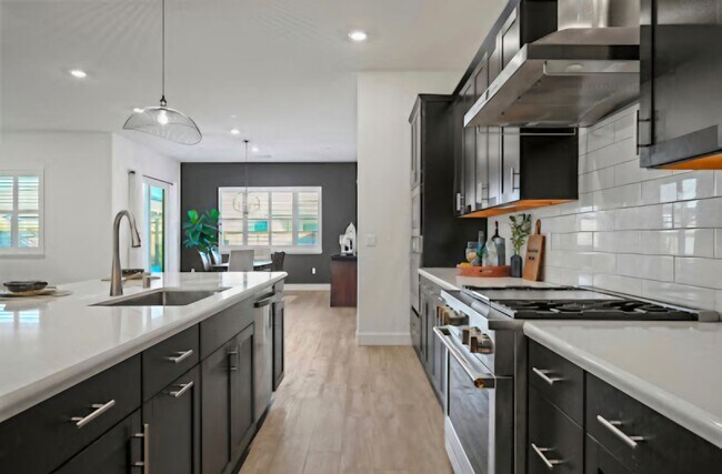Building Photo - Gorgeous 4 bedroom 3 bath in Northlake
