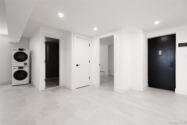 Building Photo - 315 W Broadway