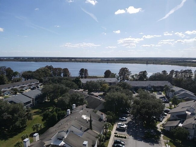 Building Photo - 2040 San Marcos Dr SE