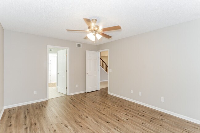 Building Photo - 24151 Cross Ln