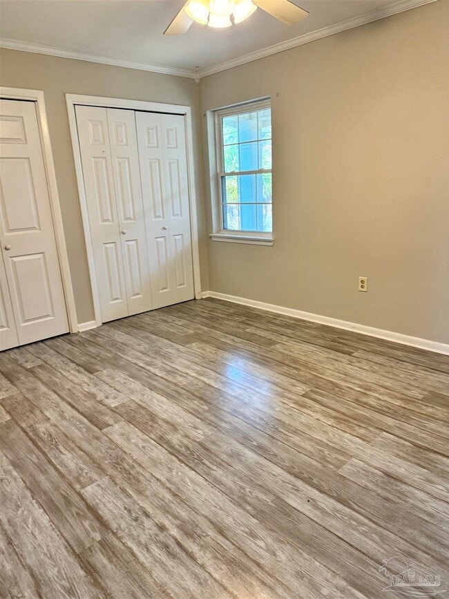 Building Photo - 117 S Sunset Blvd