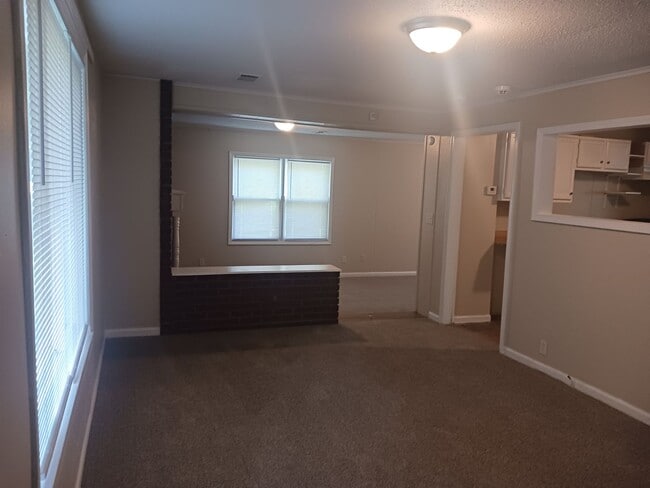 Building Photo - 3bdr/1.5bth house in Raytown, MO