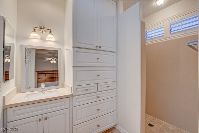 Building Photo - 2682 Grand Forks Rd