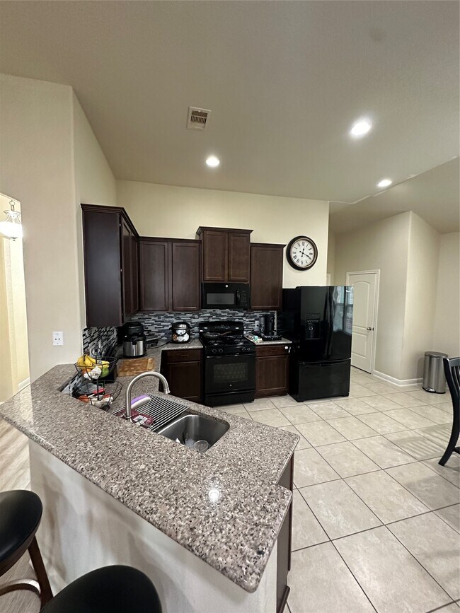 Building Photo - 18726 Bene Vista Dr