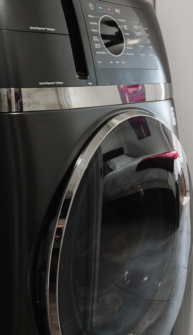 Building Photo - 800 E Camino Real