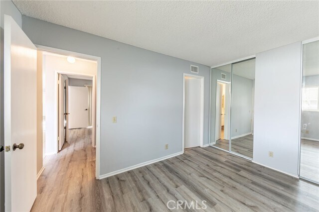 Building Photo - 32 Lone Pine