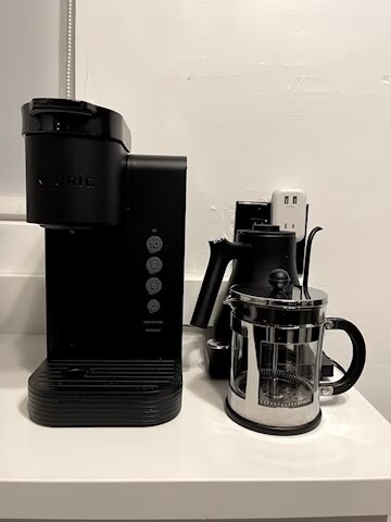 Keurig and french press machine - 5645 Auckland Ave