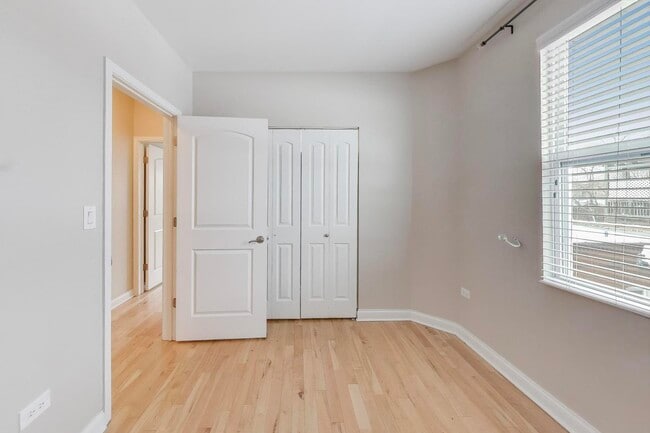 Building Photo - 1406 N Washtenaw Ave