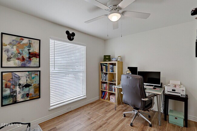Building Photo - 608 La Chapa Ave