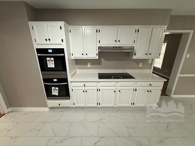 Building Photo - Welcome to your dream home in the heart of...