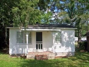 Building Photo - 1516 Woodard St
